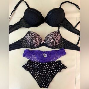 Four pieces two bra and two panties new for sale Size:bra 34C , panties S
